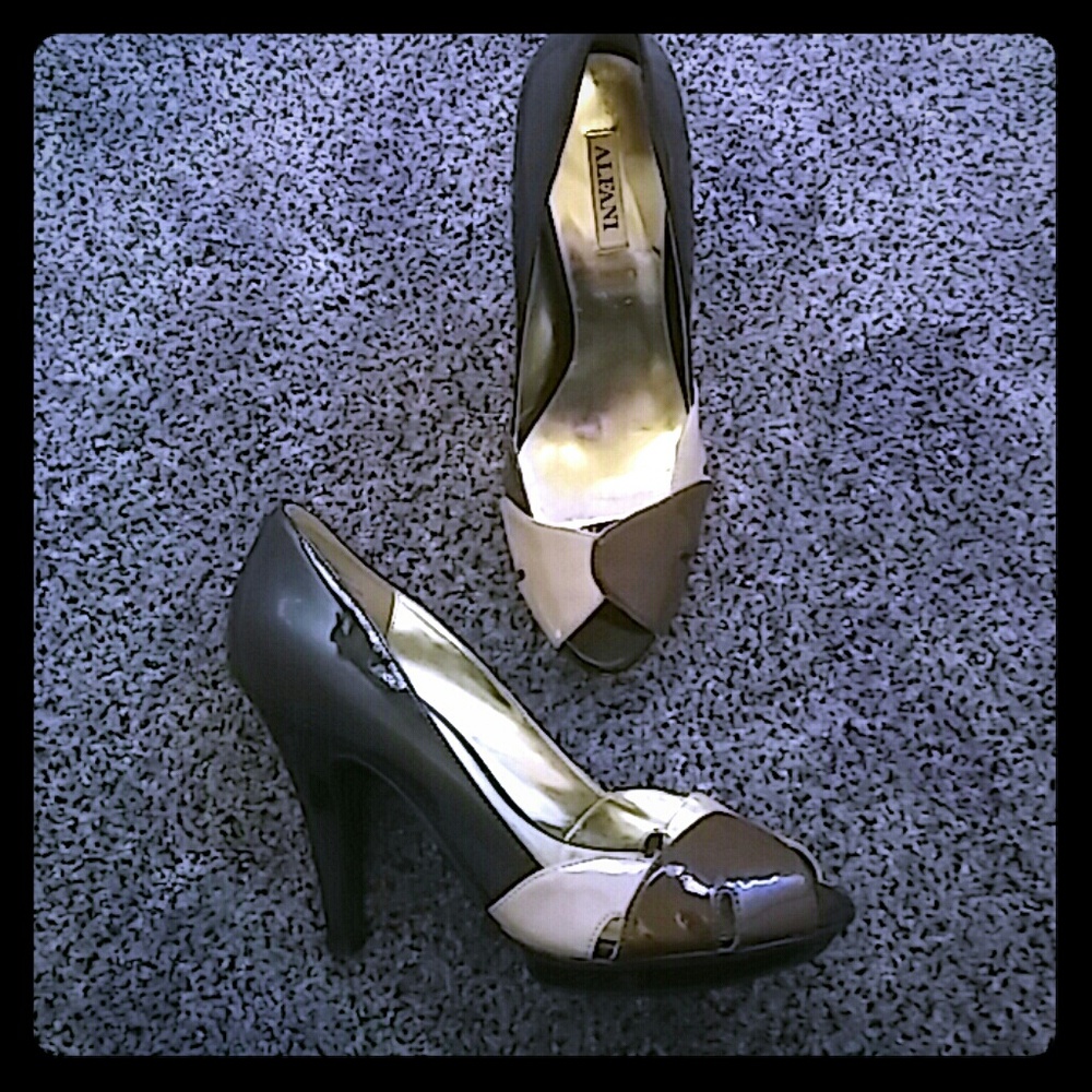 📂ALFANI Brown Patent Leather Heels Sz 7